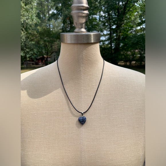 Handmade Genuine Stone Heart Amulet Necklace - Picture 9 of 9